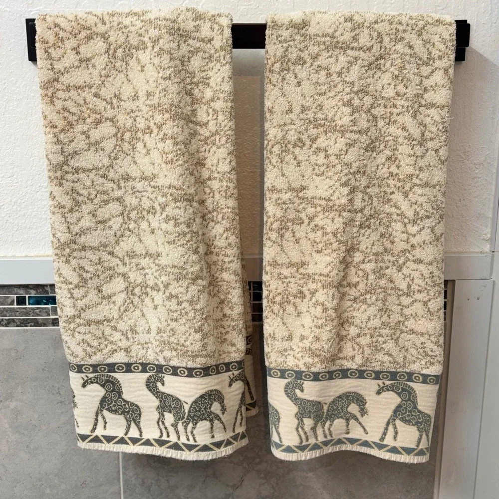 Vintage Giraffe Safari Bath Towels Set of 2 Blue‎ Beige Cotton Jacquard Border